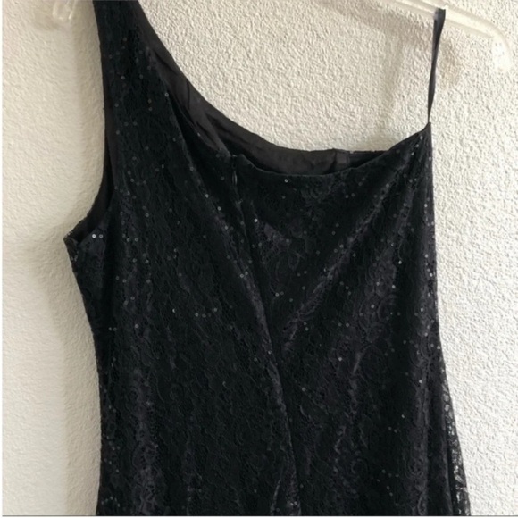 Alamour The Label Fiona One Shoulder Lace Formal Gown Black - Picture 5 of 8